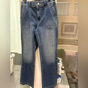 White House black market extra high rise Blue Jeans trouser style euc size 6